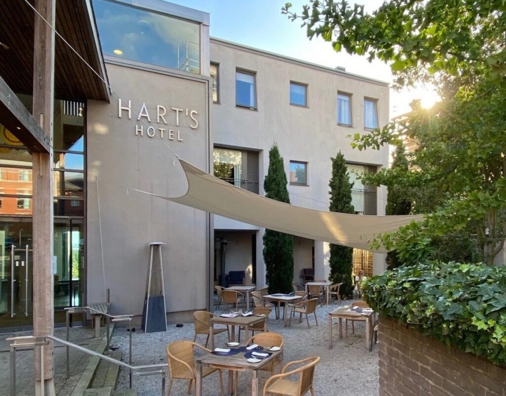 Alfresco Dining Courtyard Crop